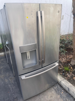 Deal on GE French Door Refrigerator – Stainless, Bottom Freezer