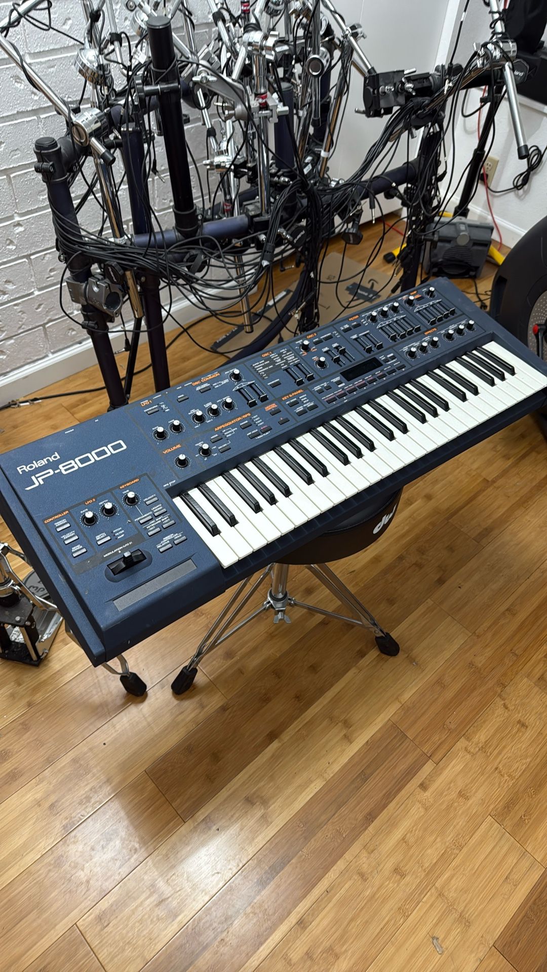 Roland JP8000 New Condition