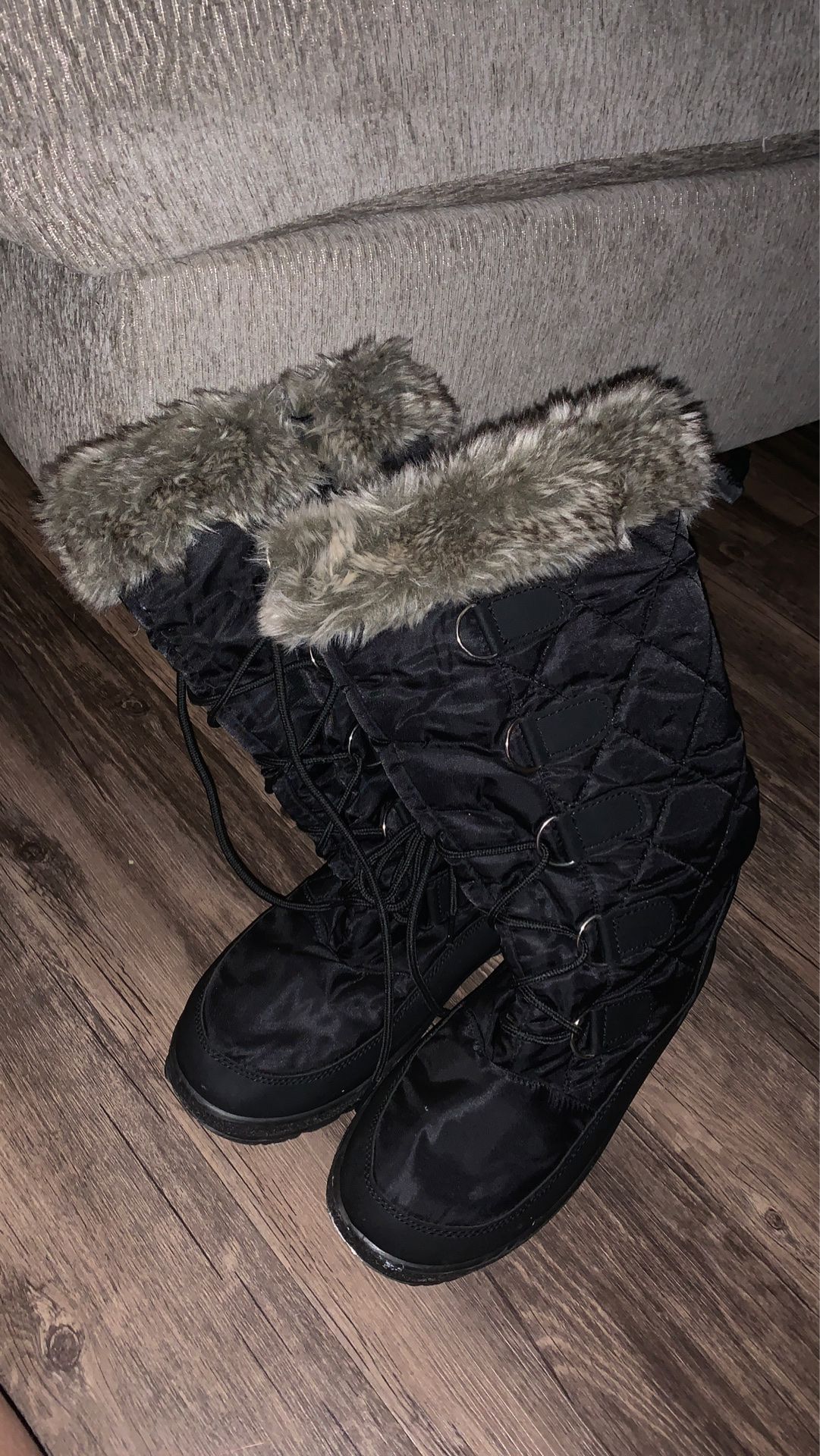 Women’s snow boots