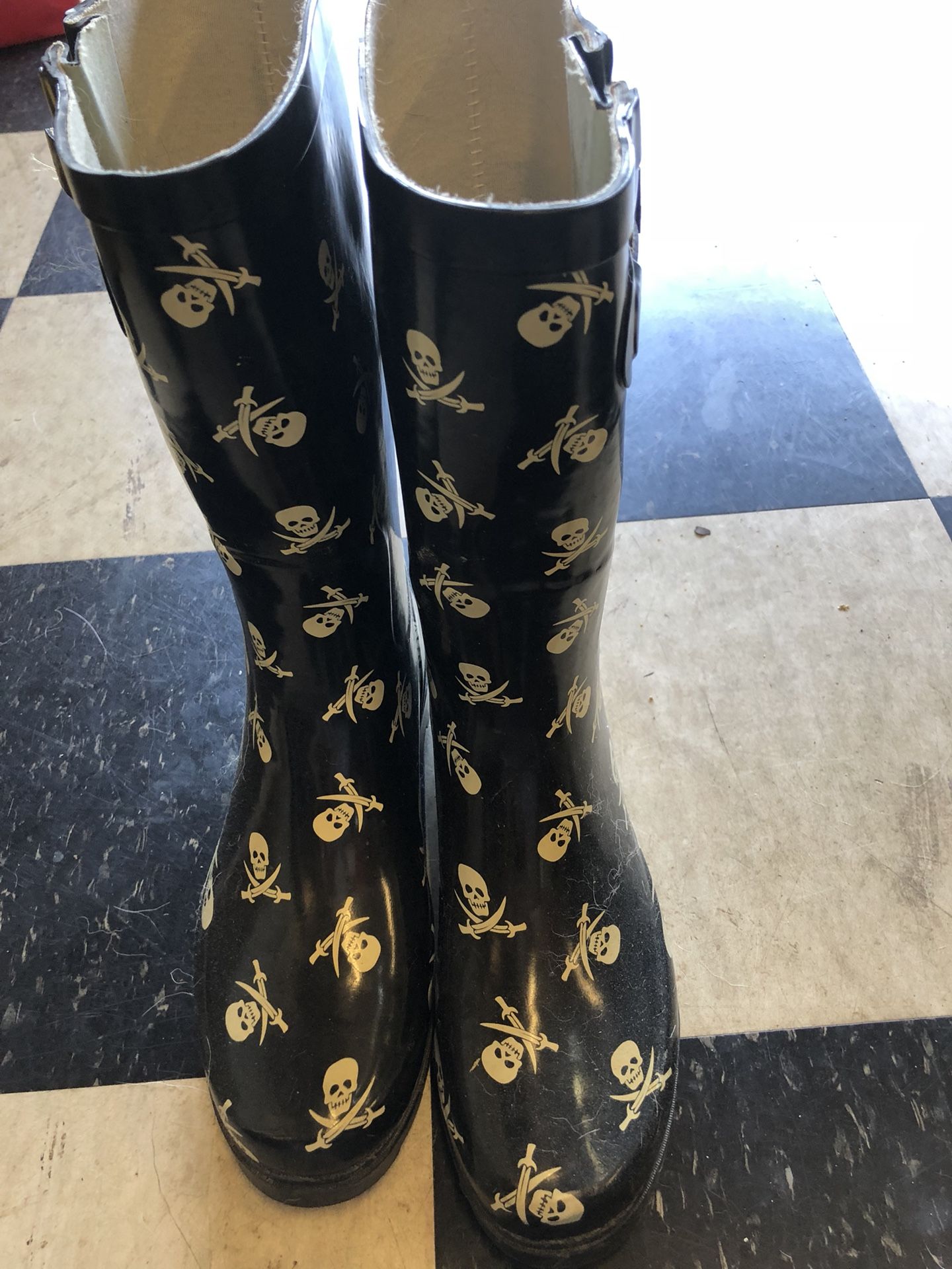Rain boots size 10 women’s