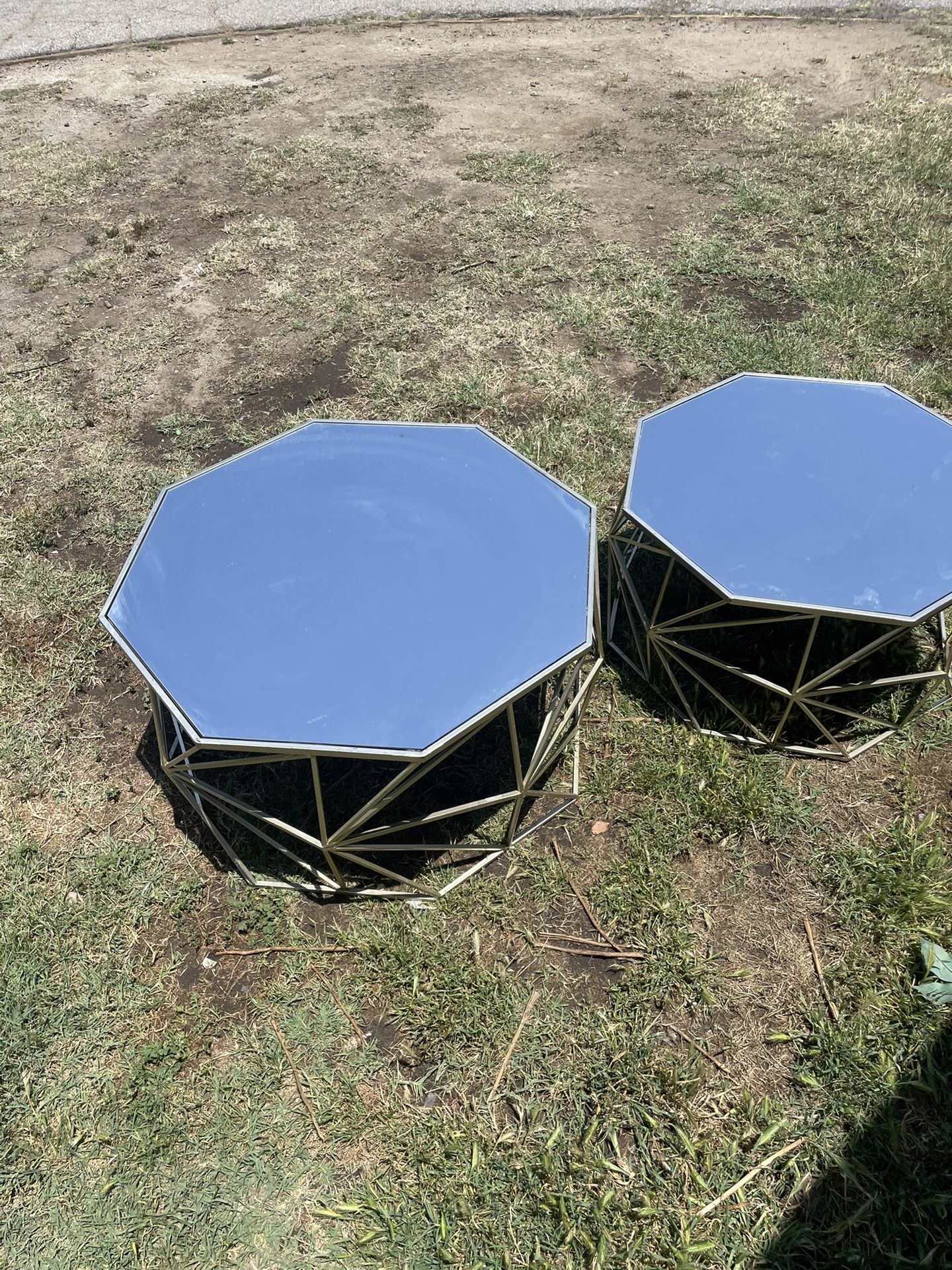 2 Mirror Tables