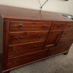 Solid Wood Lexington dresser 