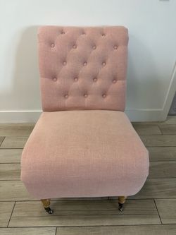 Pink single sofa
