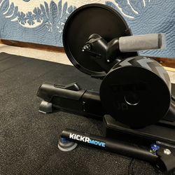 Wahoo Kickr Move Smart bike trainer