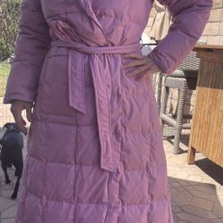 Gorgeous woman’s vintage REI puffer quilted Goose Down  bathrobe-pink