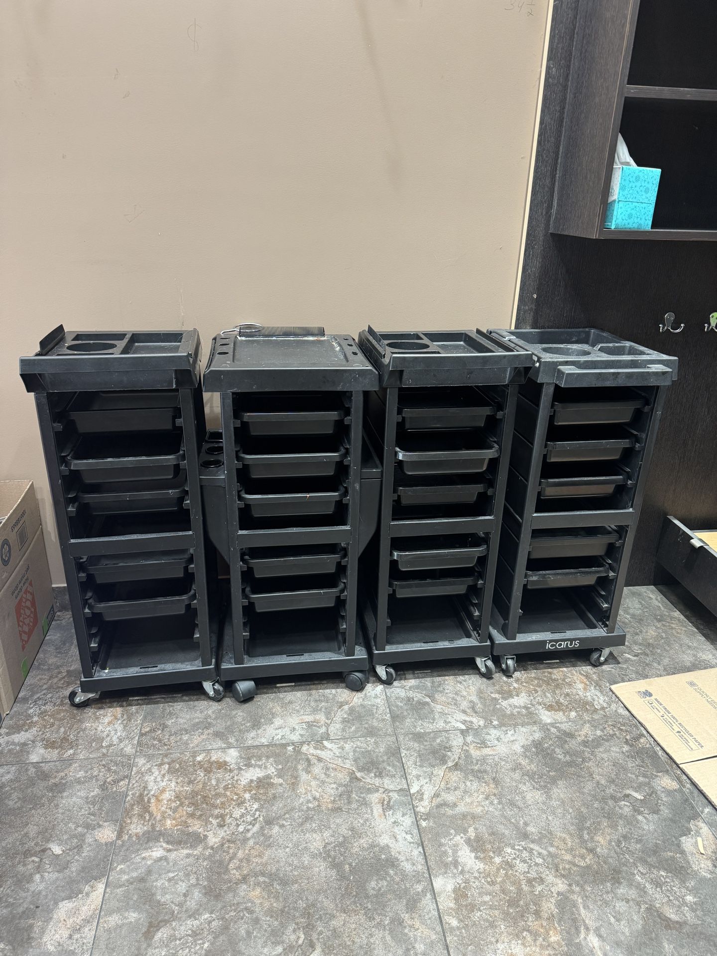 Salon Trolleys 4 For $100