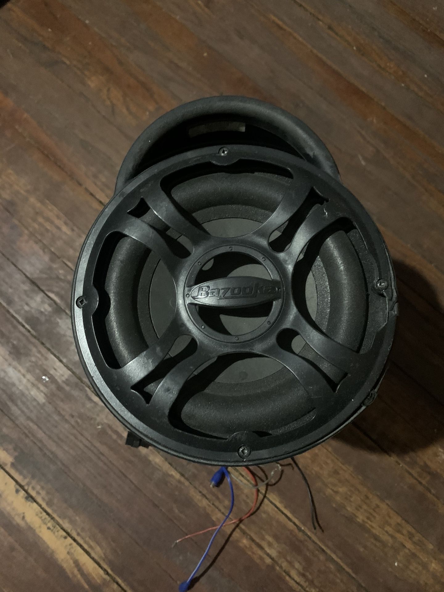 8” amplified Bazooka subwoofer