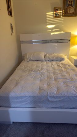 Queen bed