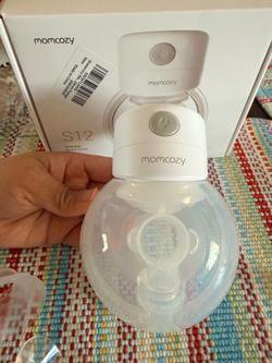 Momcozy wearable breast pump