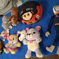9 Stuffed Or Musical Toy Collection