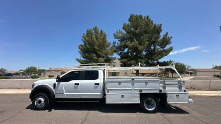 2019 Ford F450 Super Duty Crew Cab & Chassis