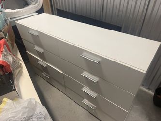 Dresser  pick up with in 7 hours