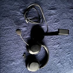 Razer Barracuda Headset And Headset Stand 