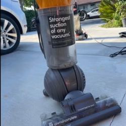 Dyson Animal Vacuum Works Great 