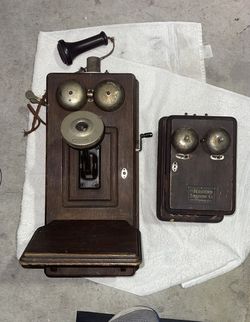 Antique Phone With Ring Box