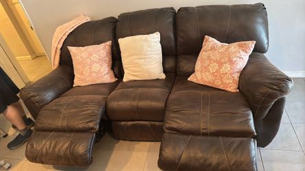 Brown Couch Reclines