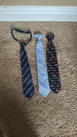 set of boys' pre-tied/clip On neckties