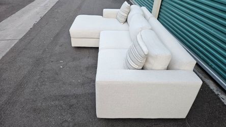 FREE DELIVERY!!! West Elm "Urban" 2pc Sectional Couch WHITE ($3.4K Retail...60% OFF!!!)