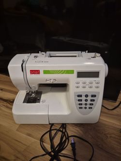 Pfaff Smart Computerized Sewing Machine