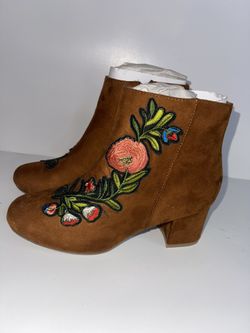 Suede Flowered Boots