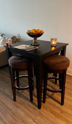 GORGEOUS HIGH TOP DINING SET 😍