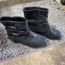 Women’s Boots Size 8 In Good Condition 