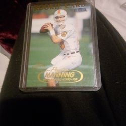 PEYTON MANNING  ROOKIE FLEER.  1998