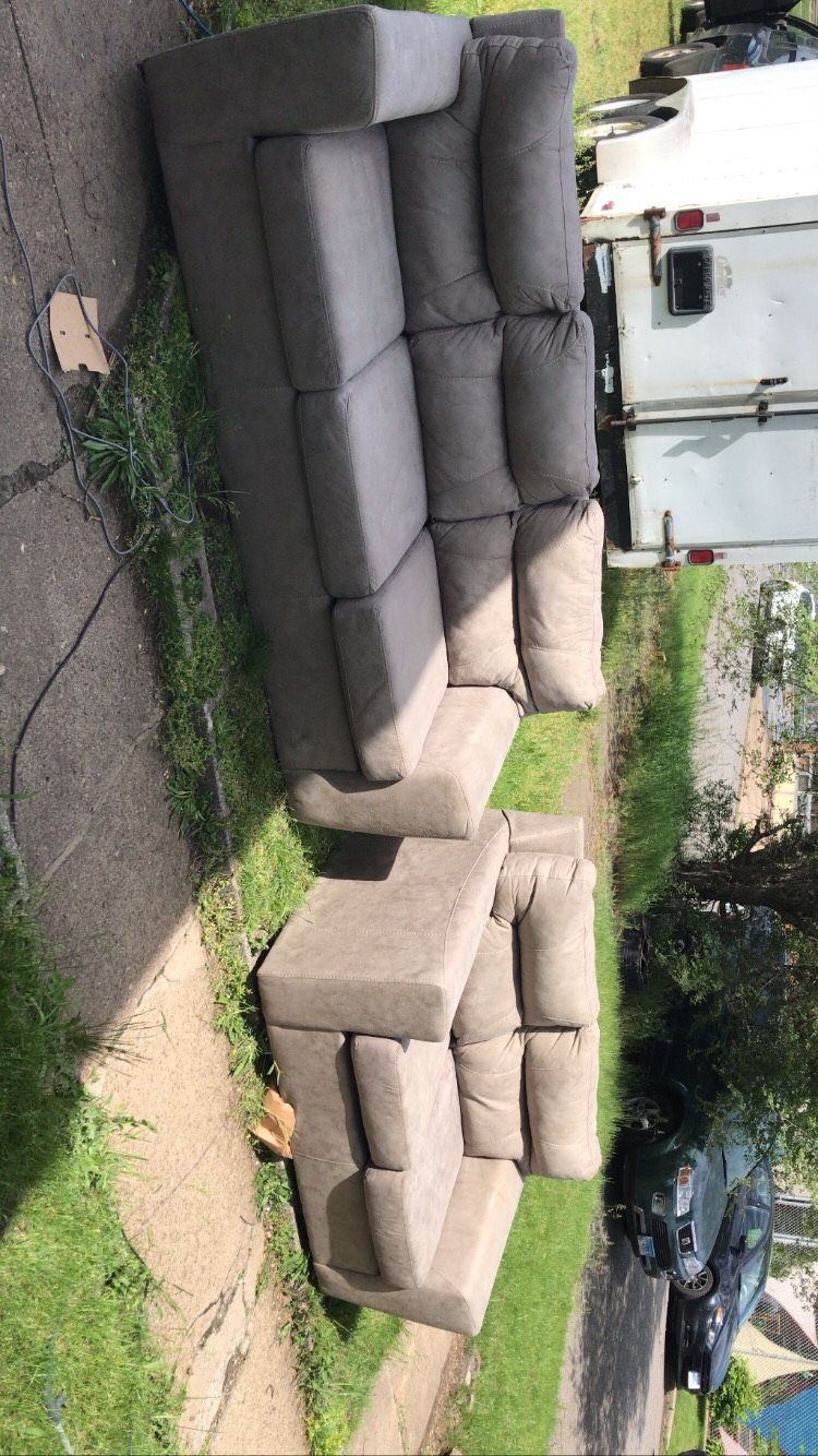 Beautiful gray 2pc Couch