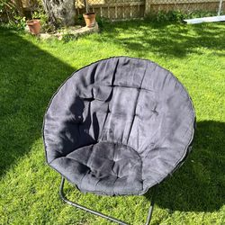 Round Black Foldable Chair