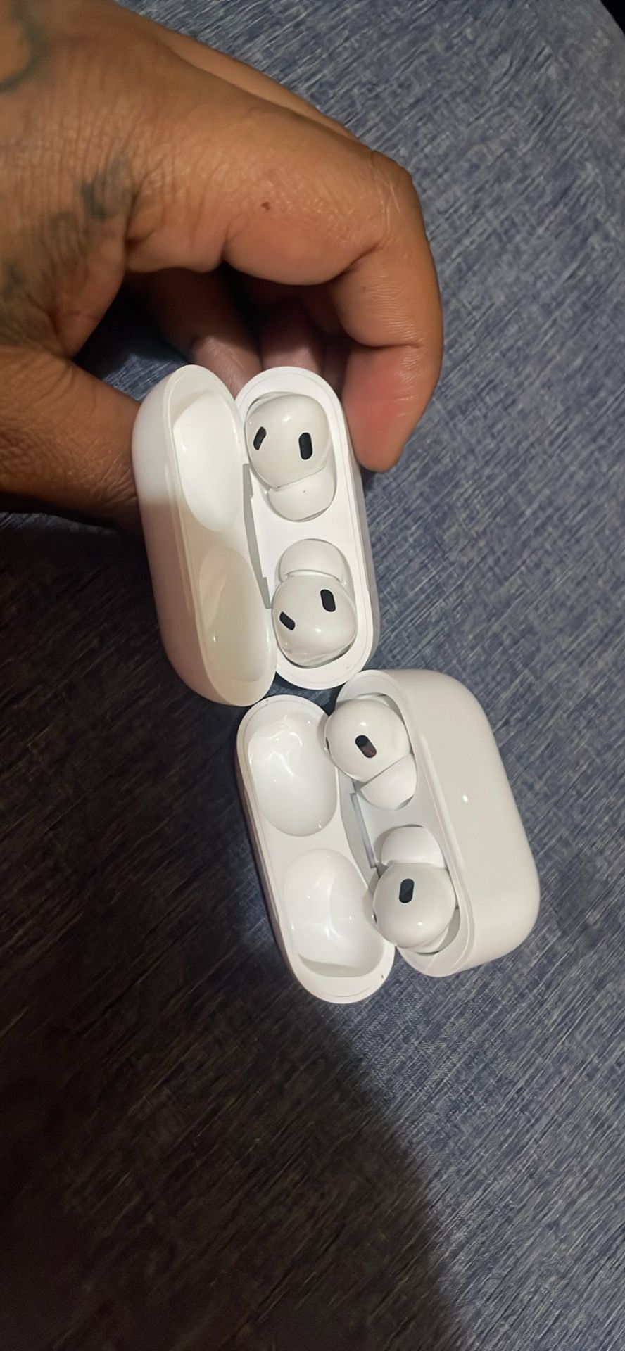 Earphones 🫤 Apple