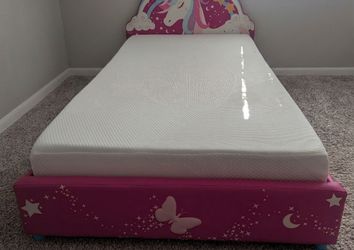 Girls Unicorn Bed & Mattress, Twin Size