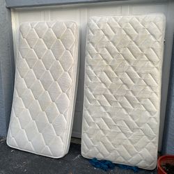 Two Twin Mattresses With Foams And Sheets