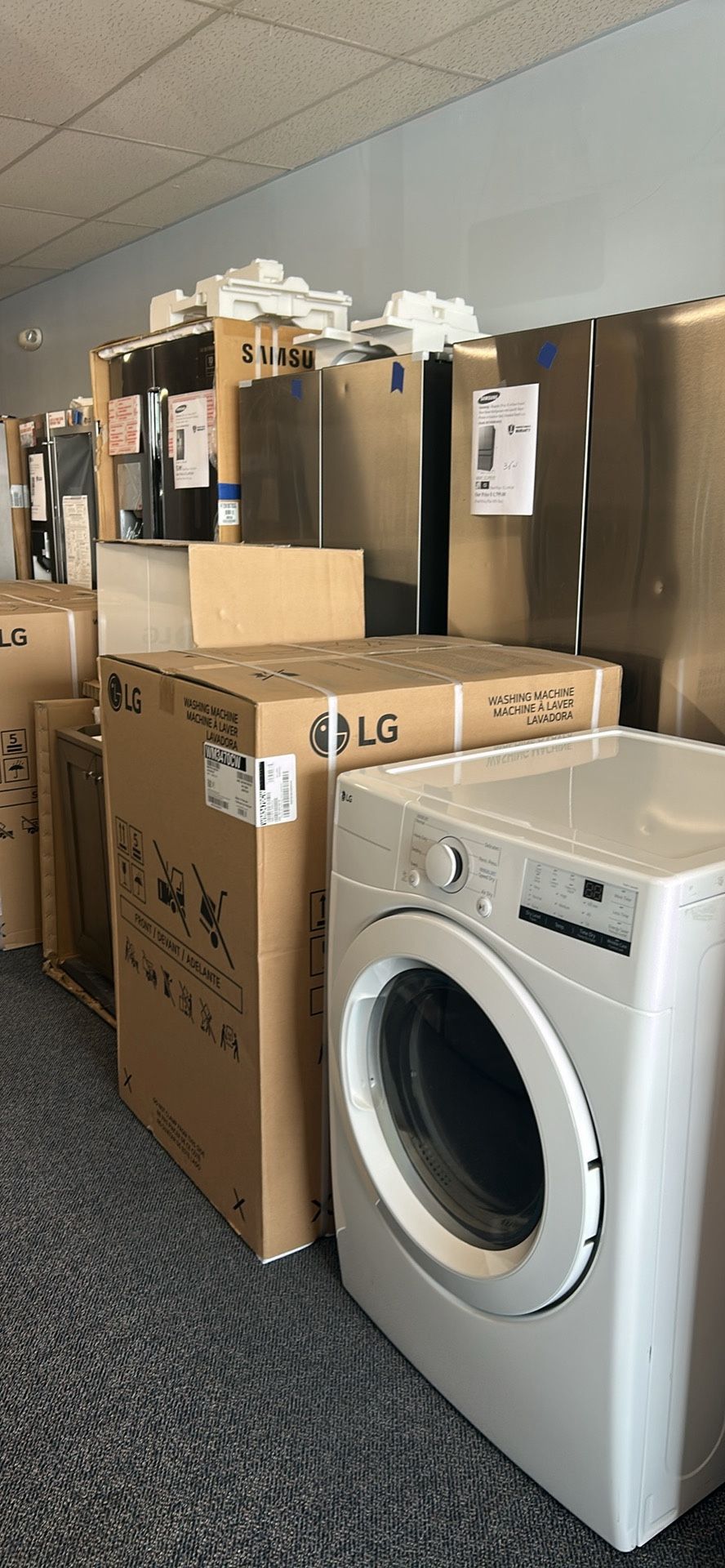 New LG 5.0 cu. ft. Mega Capacity Front Load Washer with 7.4 Cu.ft Gas dryer Set