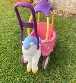 LITTLE TIKES PRINCESS HORSE & CARRIAGE