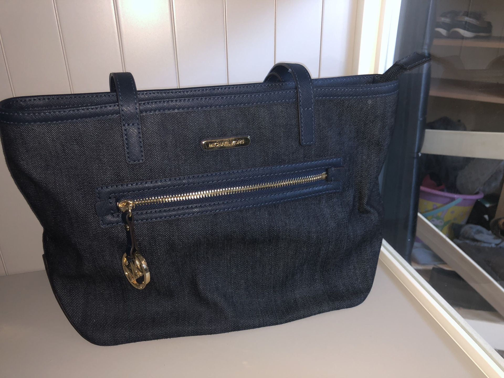 AUTHENTIC Michael Kors denim tote handbag - New condition for Sale in  Orlando, FL - OfferUp