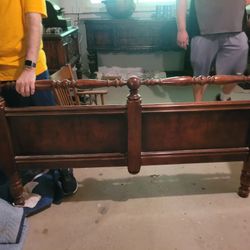 Basset Bedroom Queen Size