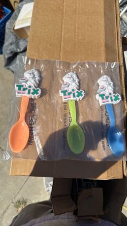 Collectible Trix Yogurt spoons late 90’s early 2000’s