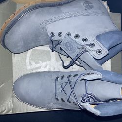 GRAY & BLUE TIMBERLAND  MENS  8 1/2