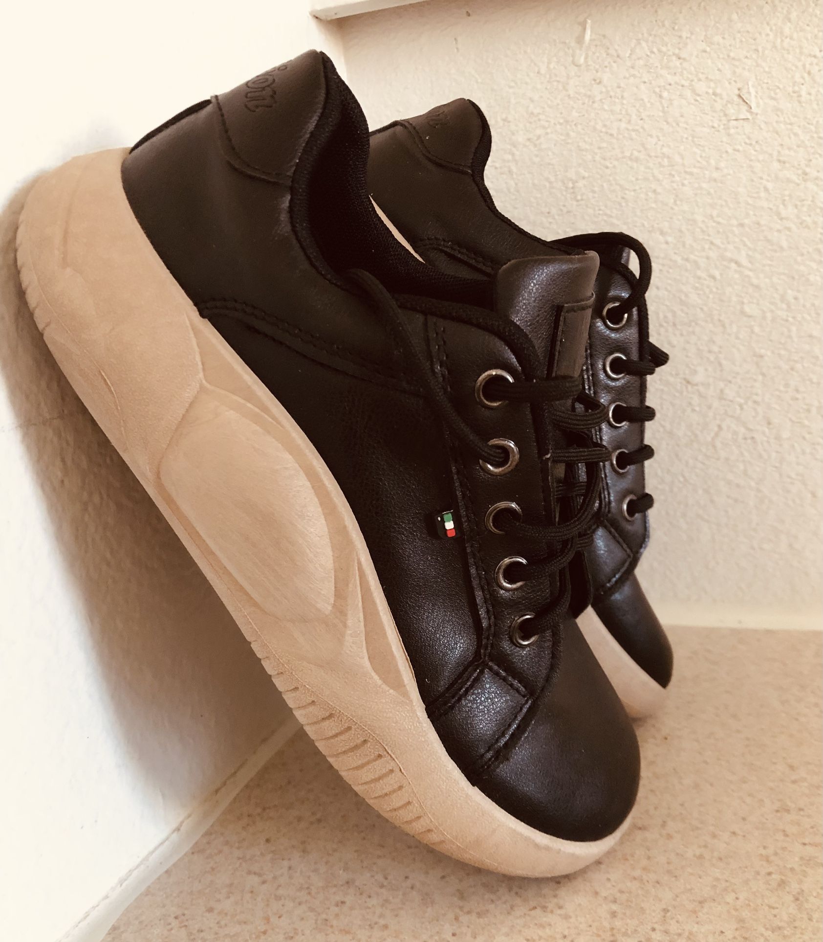 Women Stylish PU Leather Shoes ( 7.5 Size) 