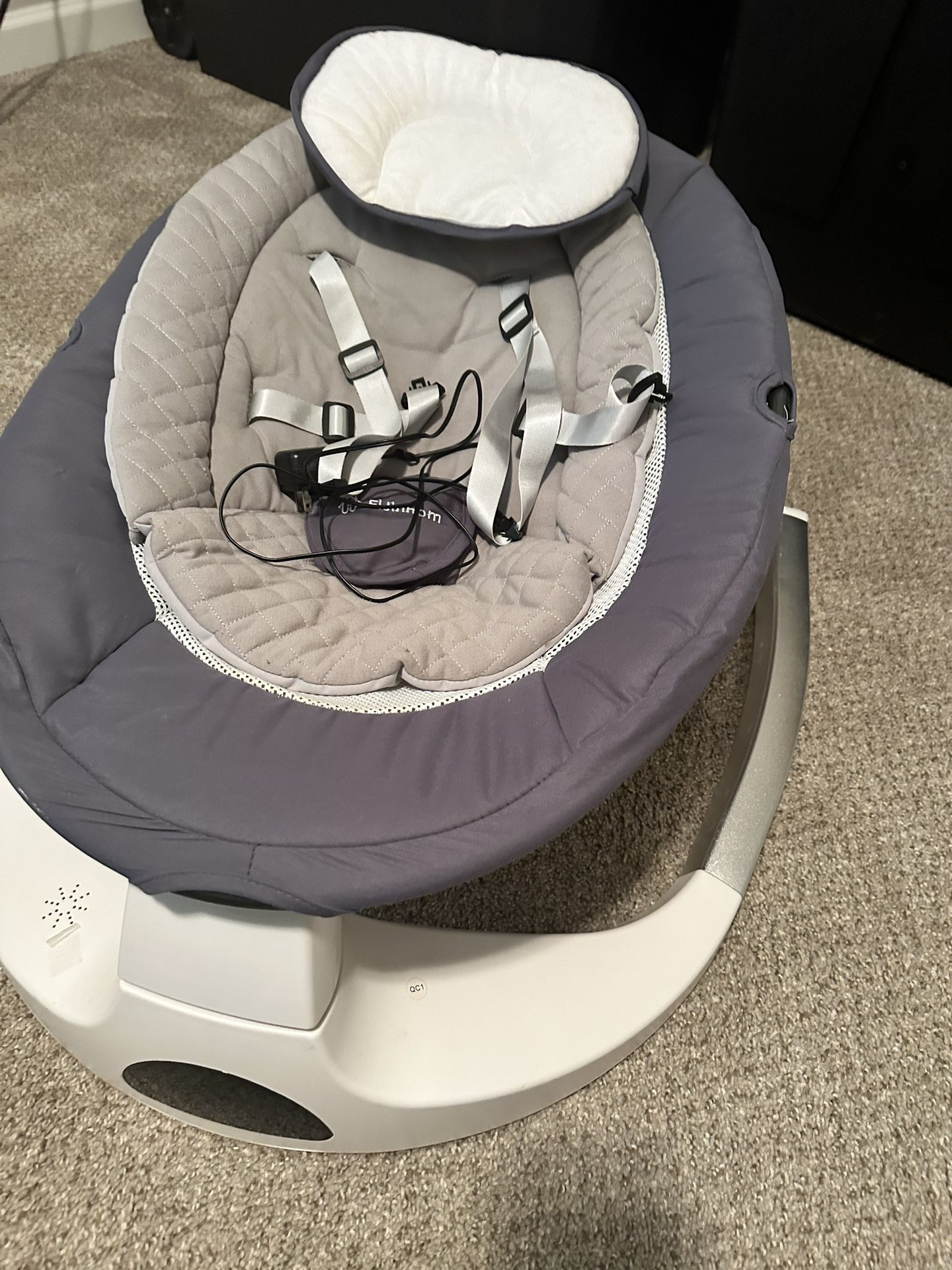 Baby Sway Swing With Bluetooth Like New 