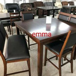 BROWN MEREDY COUNTER HEIGHT DINING TABLE AND BAR STOOLS (SET OF 5)🎗ASHLEY DINING ROOM 🎗EASY FINANCING-FAST DELIVERY 