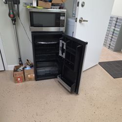 Small Office Refrigerator And Microwave