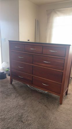 Bassinet furniture  5th ave dresser