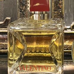 VALENTINO Perfume