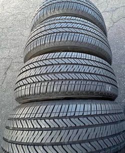 Set 265-50-22 Bridgestone con el 80% de vida
