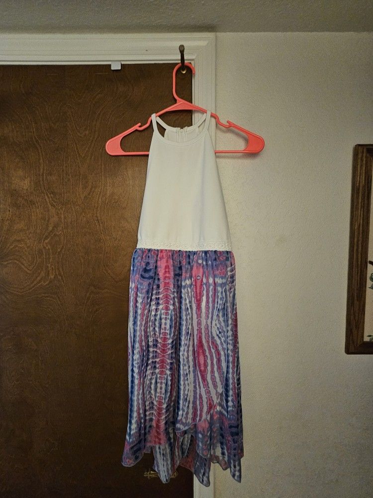 Girls Dress. NEW