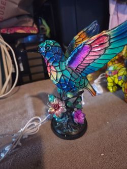 Stained Glass Style Hummingbird Accent Lamp