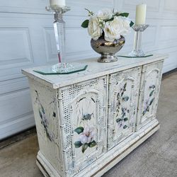 Beautiful Vintage Sideboard/ Buffet.