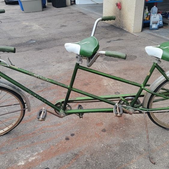 VINTAGE SCHWINN DELUXE TWINN 5 SPEED TANDEM BICYCLE for Sale in Ocala, FL -  OfferUp