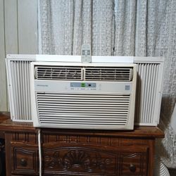 New Frigidaire with remote Air Conditioner 